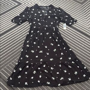 Old Navy Floral Black Dress. Never worn tags still attached. Size XS.